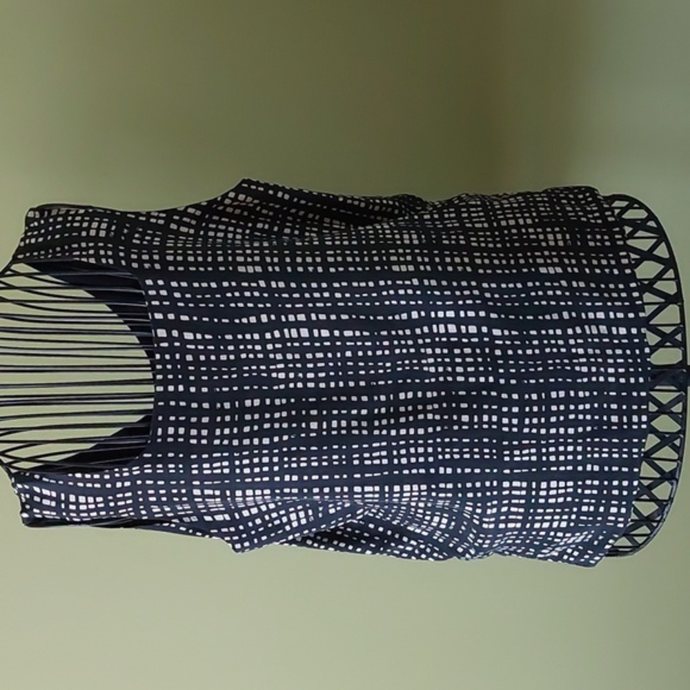 100% SILK TOP, "Galinda" size 10, 2 in 1 - 2 sides (black/black and white)